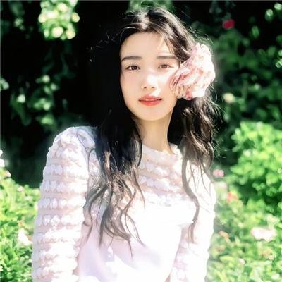 战火中的花蕾